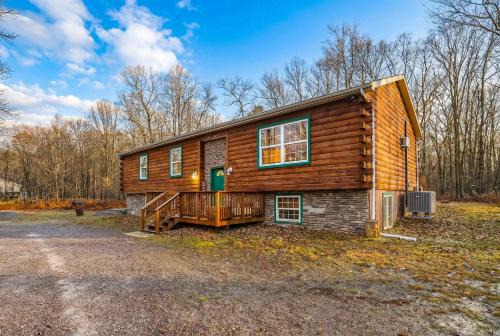 Hickory Hills House | 6BR Cabin w Fire Pit Game Room & Basketball