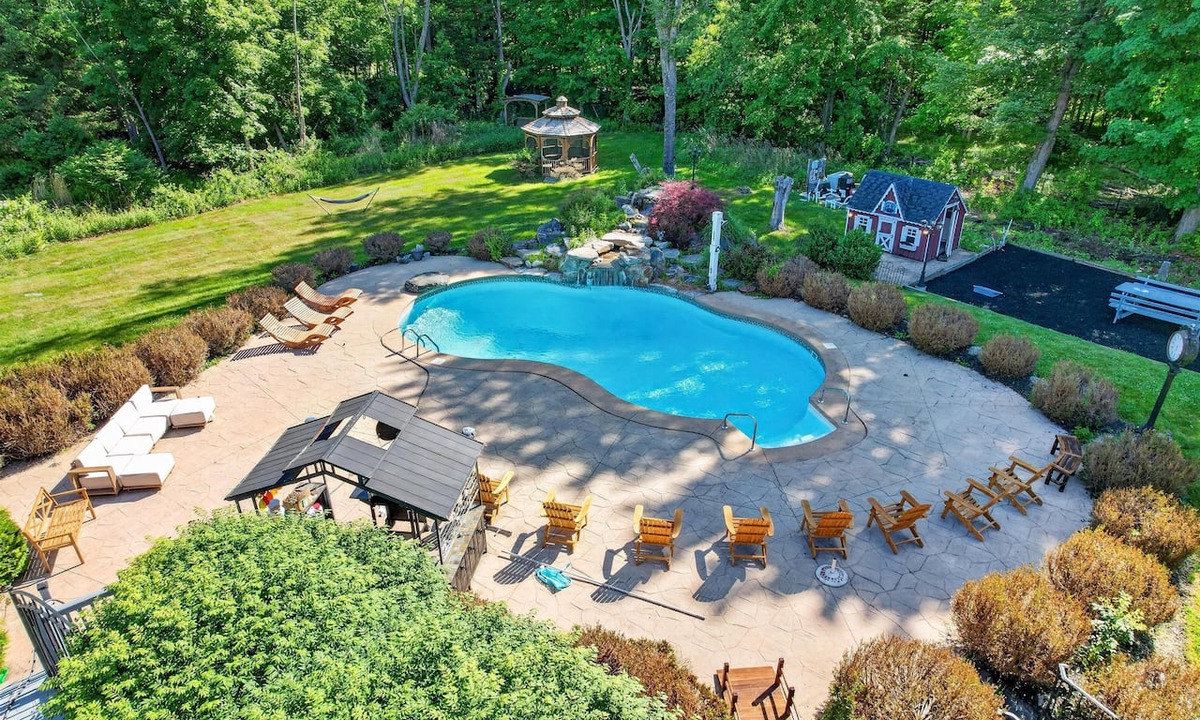Monroe House | 6BR w/Heated Pool, Fire Pit & Gazebo | Sleeps 22