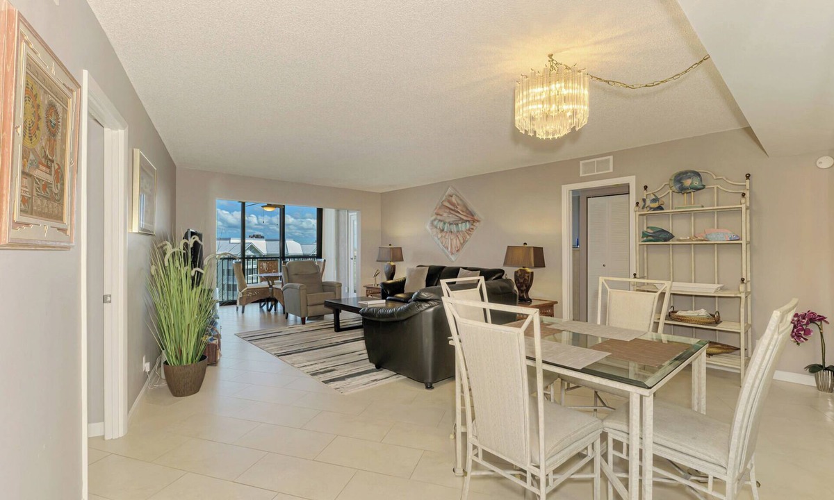 Siesta Key Condo | 6th Floor -2 Bedroom, 2 Bath, On Your Own Private Harbor- Luxury W/Full Amenities