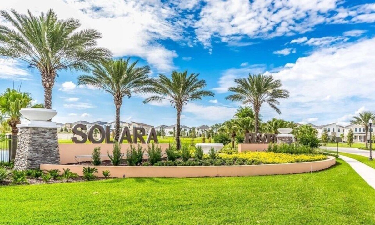 Florida Central Atlantic Coast House | 7 Bedrooms / 6 Bathrooms / Solara (9158SC)