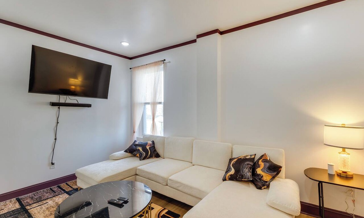 Collingdale Apartment | 7 Mi to Lincoln Financial! Charming Philly Apt