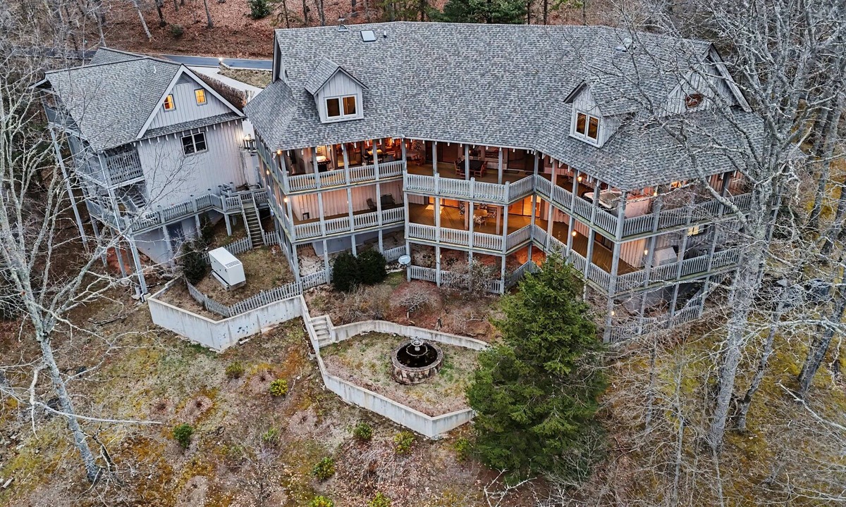 Sky Valley House | 8-Bedroom Mountain Lodge in Sky Valley Near Golf and Highlands