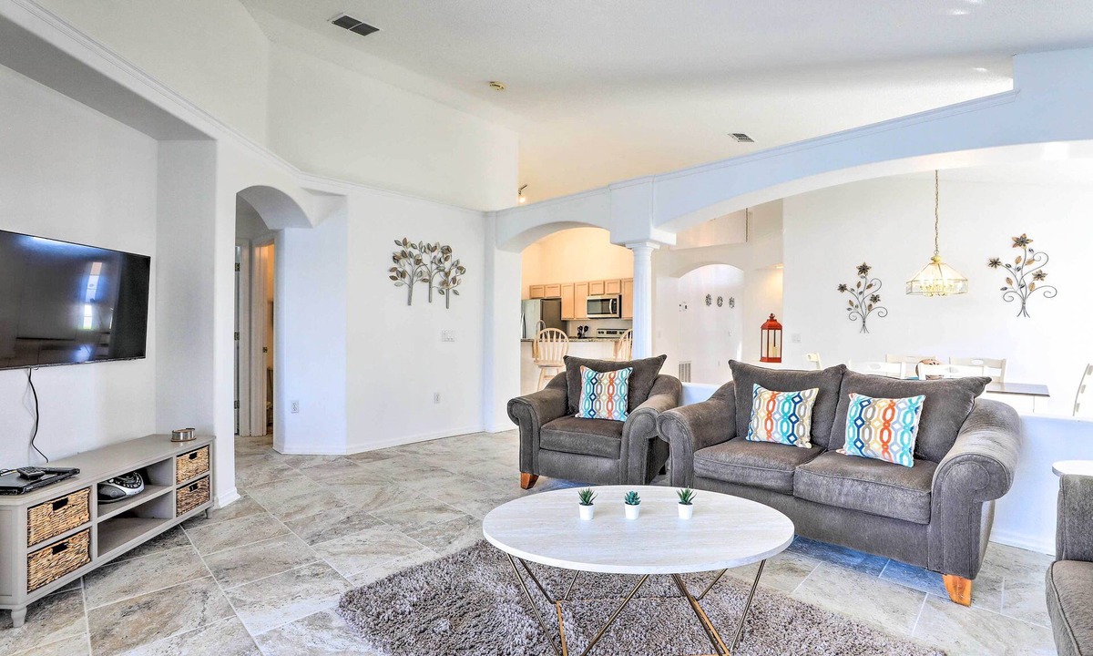 Eagle Pointe South Cottage | 8 Mi to Disney World: Home w/Lanai + Game Room!