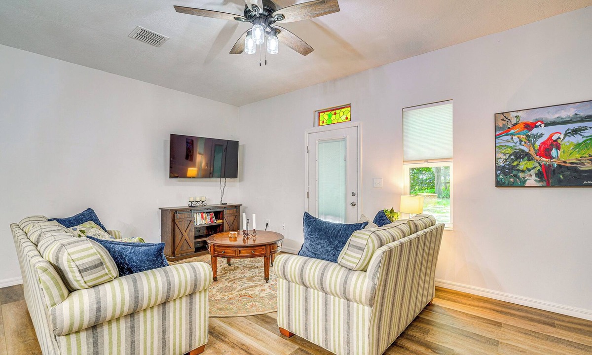 Silver Springs Cottage | 8 Mi to Ocala: Quiet Silver Springs Home w/Grill!