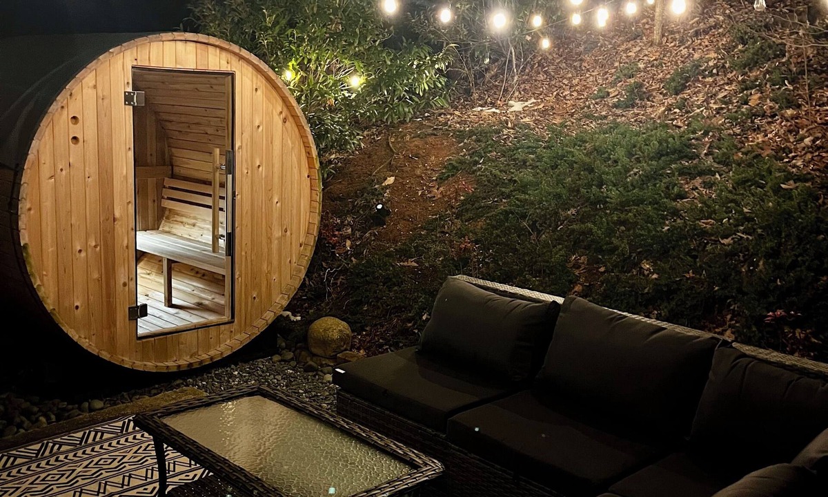 Sevierville House | 8 min to Dollywood~Sauna, Fireplace, Nintendo, Guitar&Banjo, Board Games, Alexa