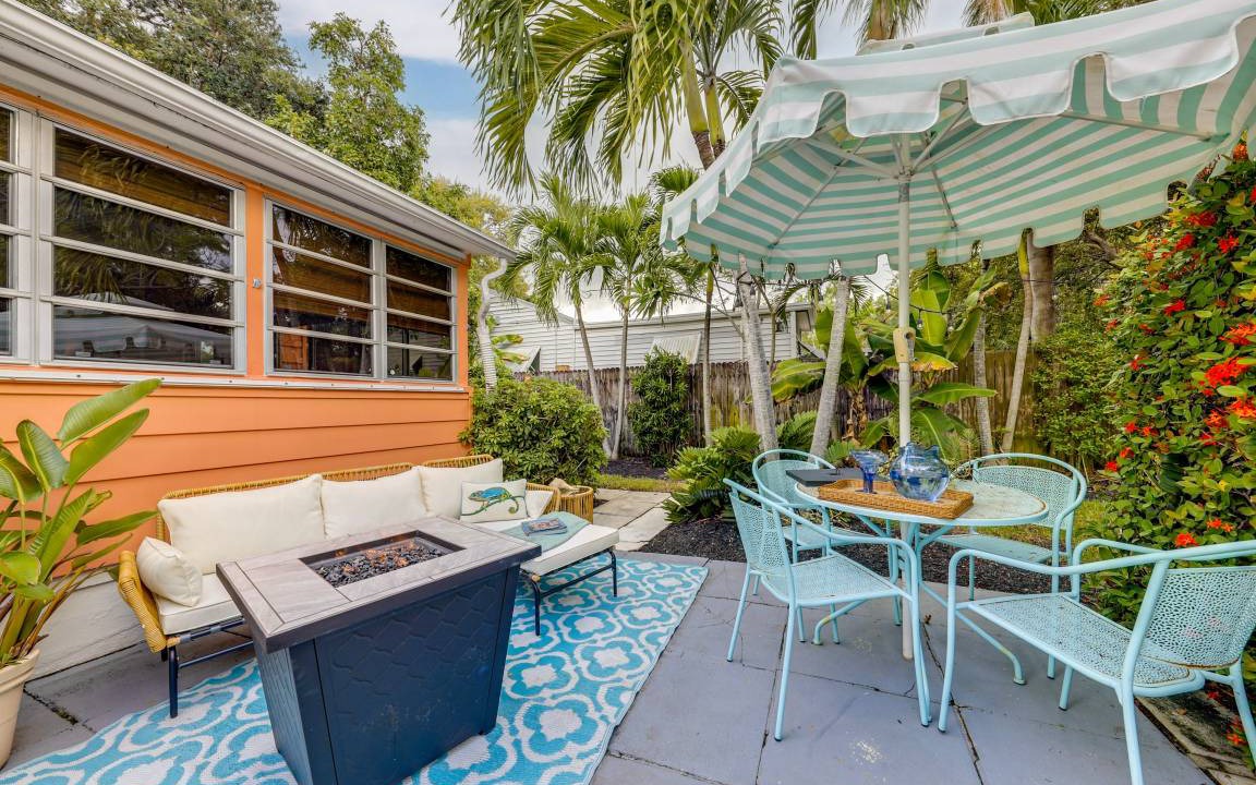 Lake Worth Cottage | 89 m² Cabin ∙ 2 bedrooms ∙ 6 guests