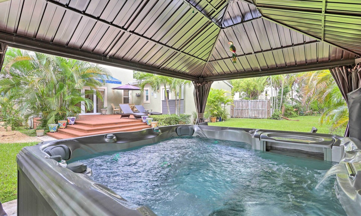Miami Springs House | < 9 Mi to Downtown Miami - Modern Getaway