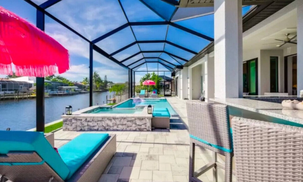 Pelican House | 90Degree SaltWater Pool NEW Luxury Spa Gulf Access