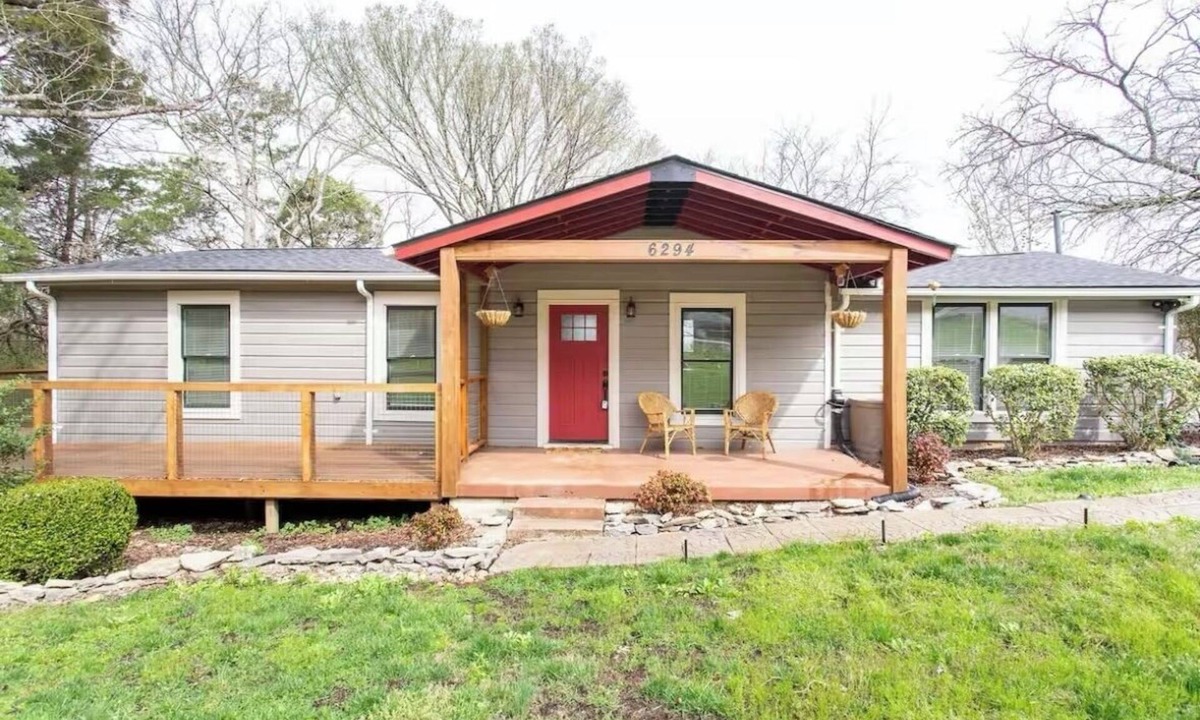 College Grove House | A Boho Retreat - THE FIREFLY- A charming 2-bedroom home with complete privacy!