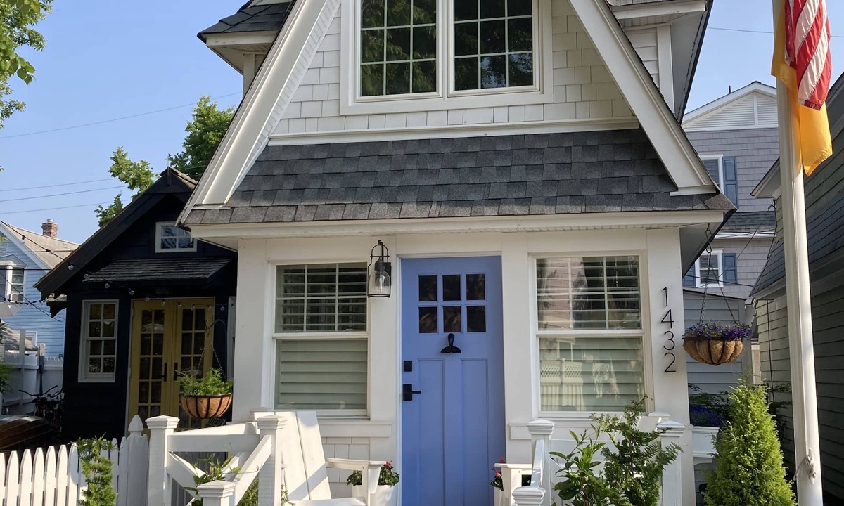 Riviera Cottage | A Darling Dollhouse Cottage by the Bay in Ocean City, NJ