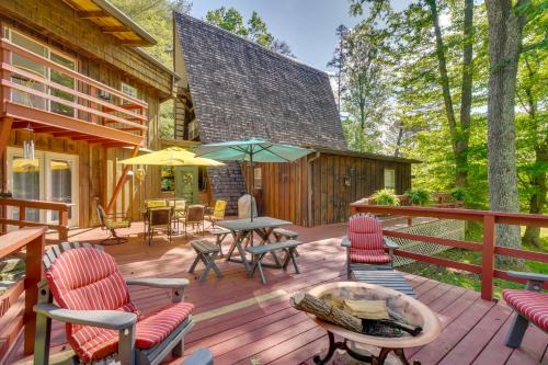 Tellico Plains House | A-Frame Cabin w/Spacious Yard in Tellico Plains!