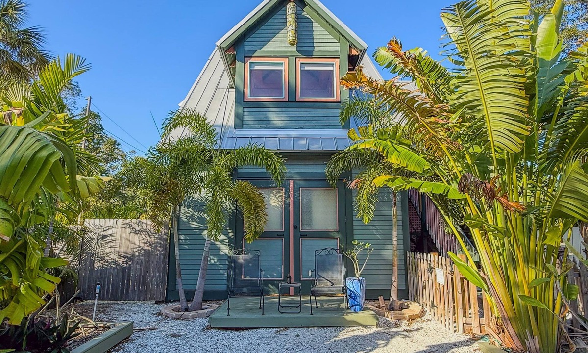 Gulfport House | A-Frame Canopy Suite Near Gulfport Beach
