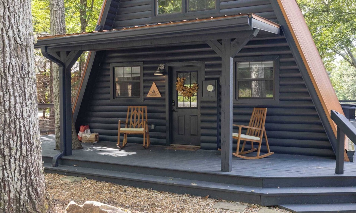 Morganton Cabin | A-Frame on Lake Blue Ridge | Dock, Hot Tub, Kayaks