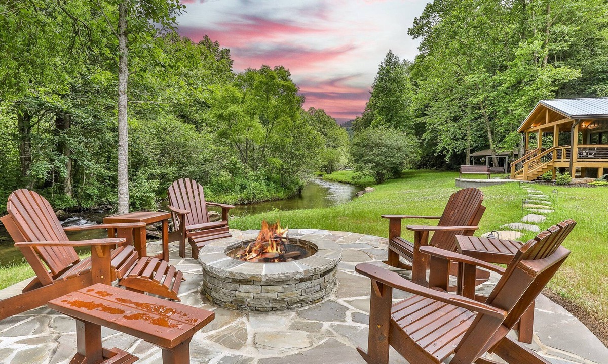 Ellijay Cabin | A Lure on Bear Creek by Mountain Oasis | Trout Fishing & Trail Access