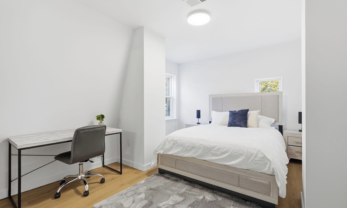 Powelton Village House | A Modern 1BR Oasis in Carriage House