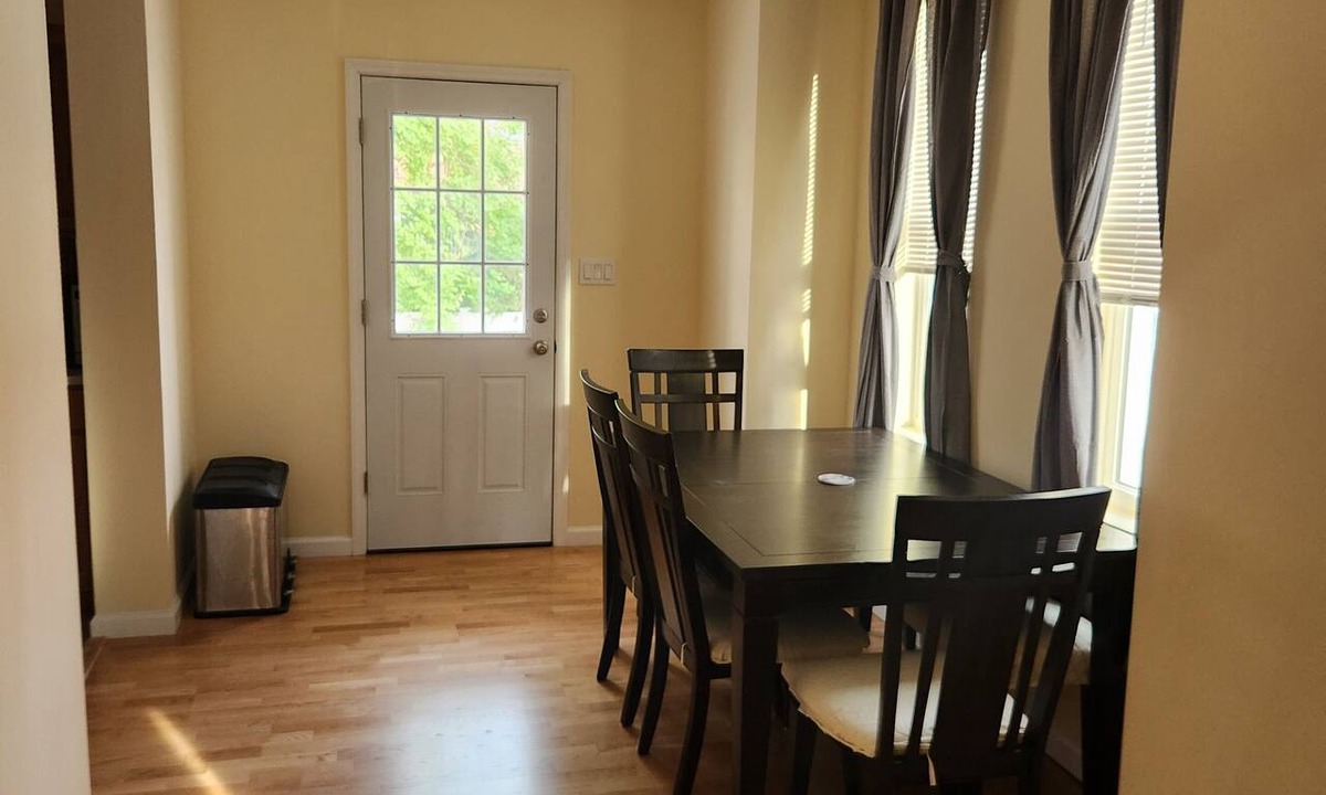 Bath Beach Apartment | A nice room in Brooklyn. With many amenities available.