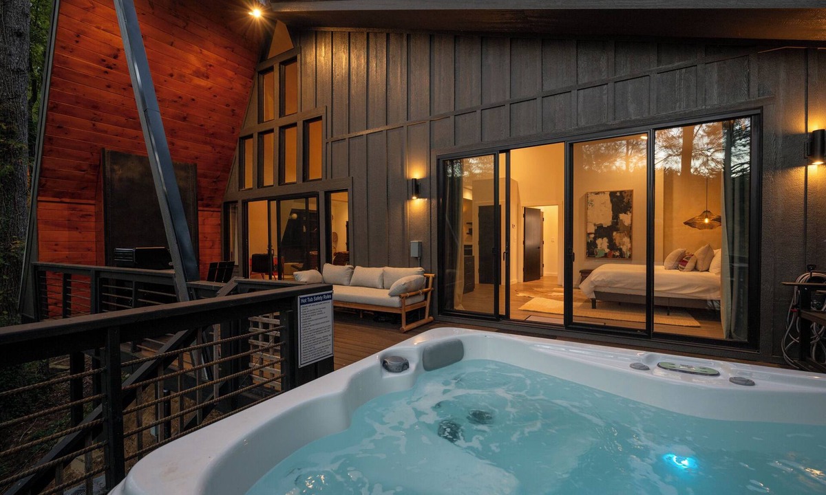 Cashes Valley Cabin | A Place and Time Blue Ridge GA