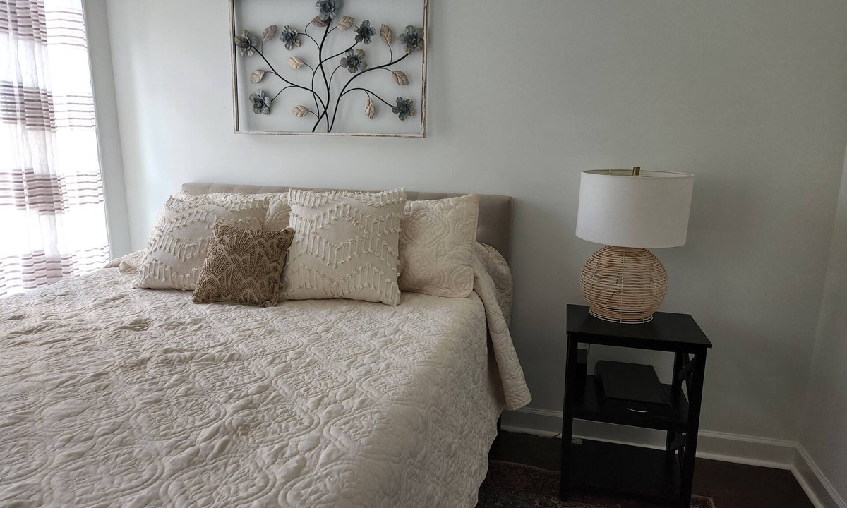 Athens Bed & Breakfast | A rare find - just one mile from UGA campus and downtown Athens!