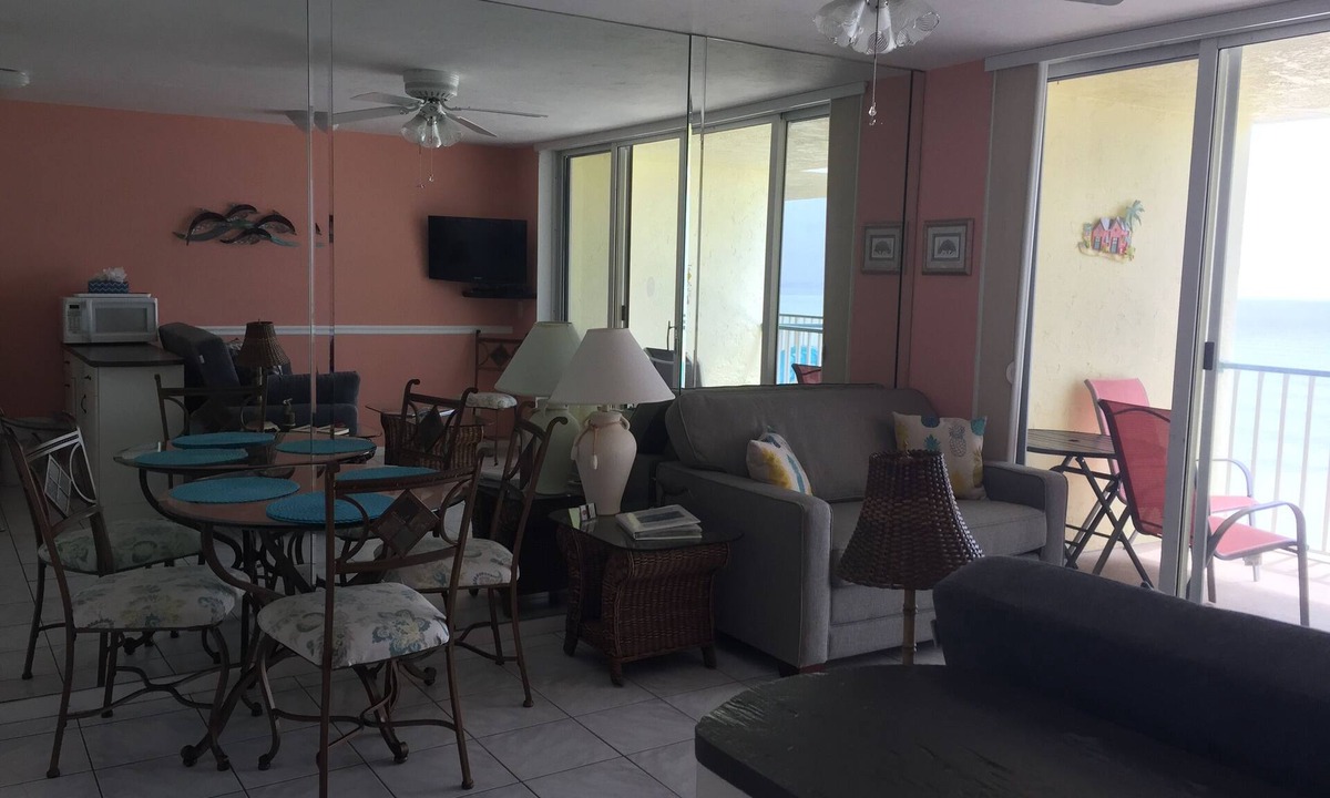 Marco Island Condo | A VIEW OF THE GULF WITH A ROOM. 5 star reviews. 3 beds, sleeps 4. Top Floor