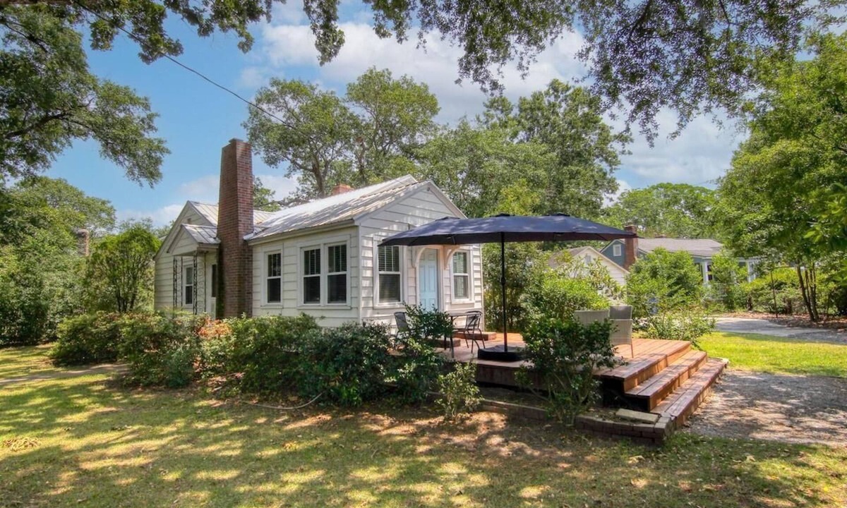 North Charleston House | A Walk in the Pines - Bright & Cute 3br 2ba Home