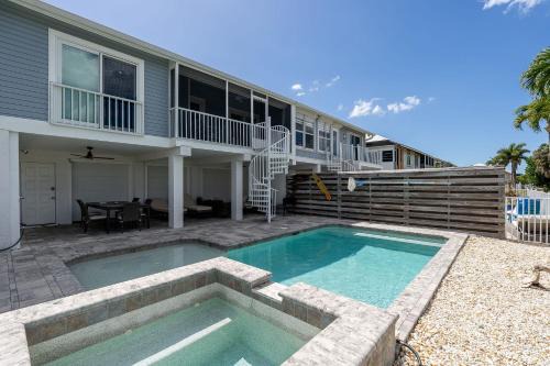 Siesta Isle House | A Wave From it All