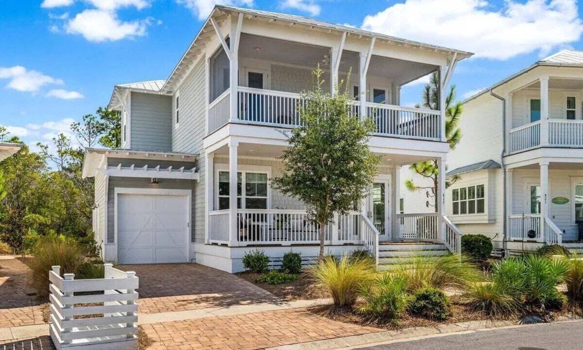 Santa Rosa Beach House | A Wave from it All | Sleeps 15 | Golf Cart & Bikes Included ⭐
