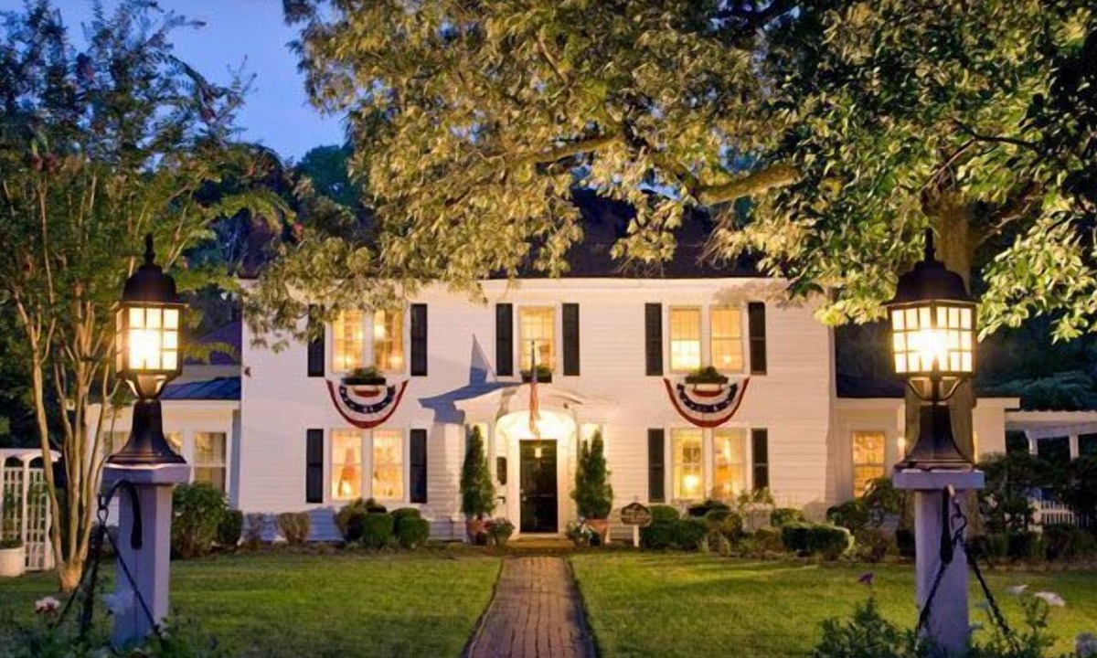Williamsburg Bed & Breakfast | A Williamsburg White House