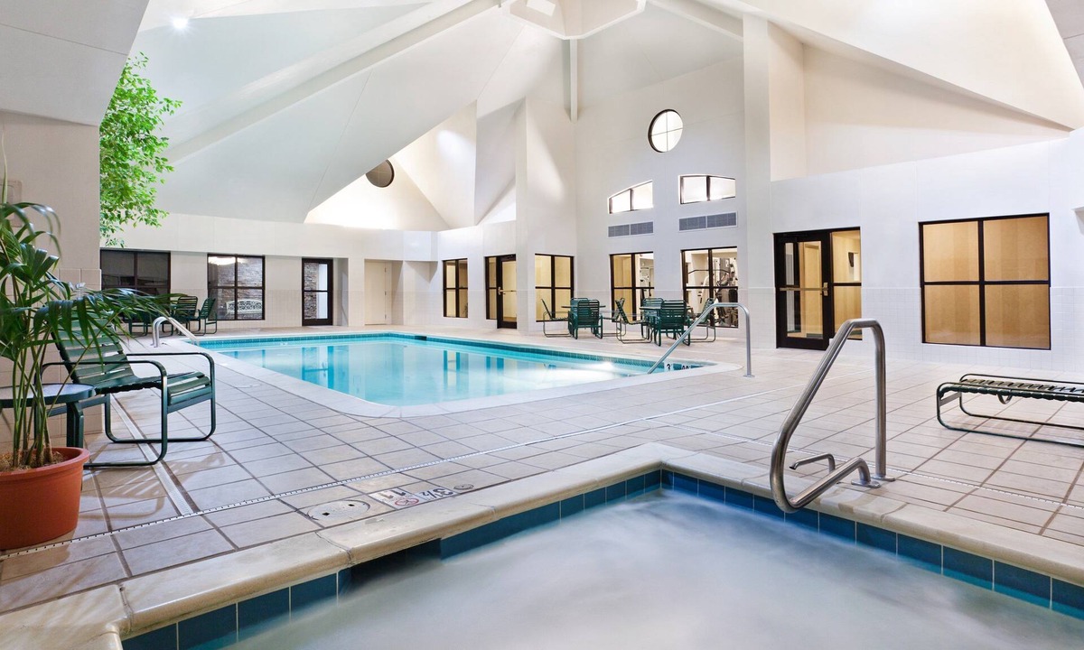 Ballantyne Apartment | Accessible 1BR w/Tub | Free Breakfast & Pool
