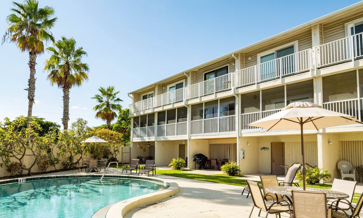 Beach Townhouses Townhouse | Holmes Beach