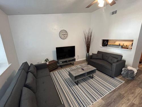 Tallahassee House | Affable A-List!