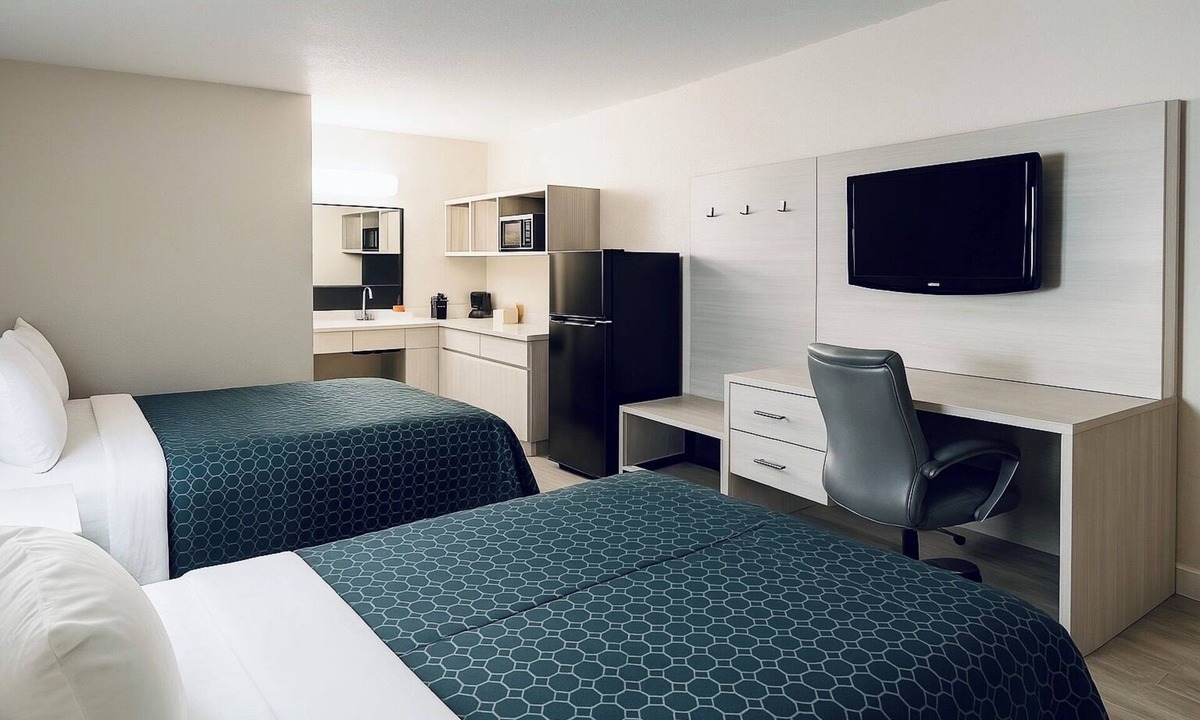 Griffin Apartment | Affordable hotel suites with WiFi, AC in charming McDonough