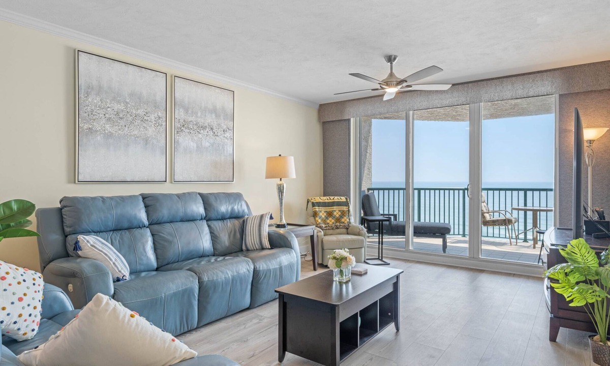 Daytona Beach Shores Condo | ~AFFORDABLE OCEANFRONT~ 2/2 RENOVATED