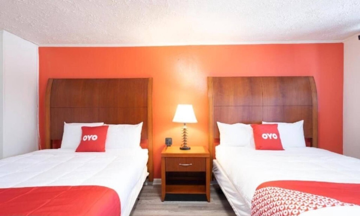 Jonesboro Hotel | Affordable Room with 2 Queen Beds Room Perfect for Atlanta Adventures w/Parking