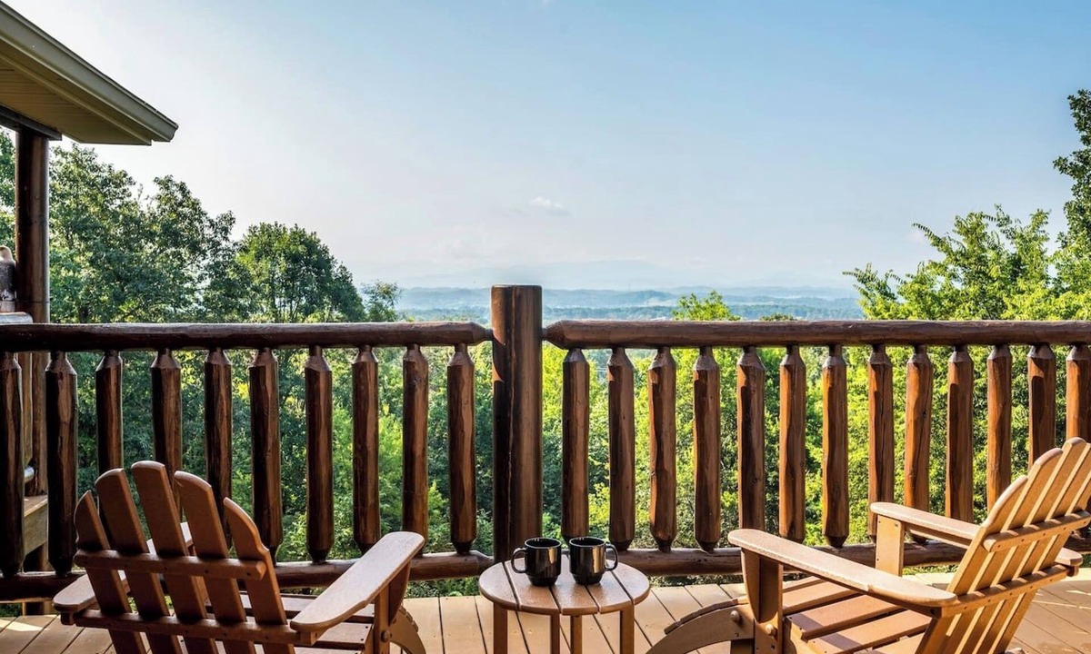 Kodak Cabin | Air Hockey|Golf Game|Views|HotTub