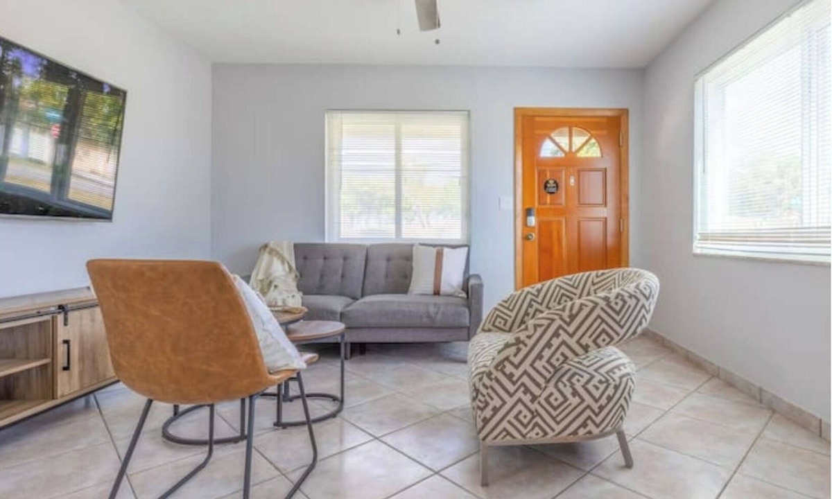Melaleuca Gardens Apartment | AirportHouse - Modern 1BR near FLL Airport w/Wi-Fi, Smart TV & Free Parking