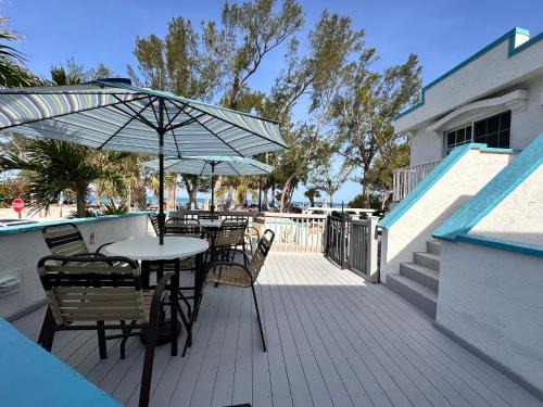 Alamanda Villas | Holmes Beach