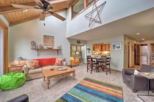 Beech Mountain House | All-Season Base! Unit w/Balcony in Beech Mountain