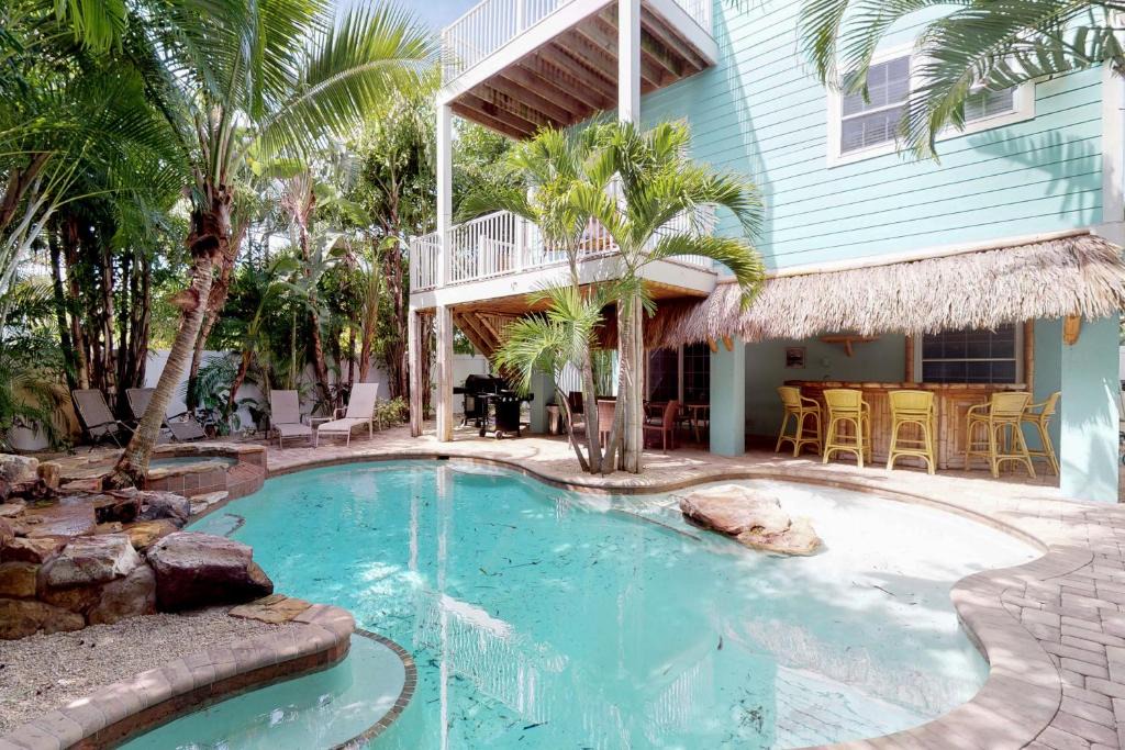 Holmes Beach House | Almost Gulf Front