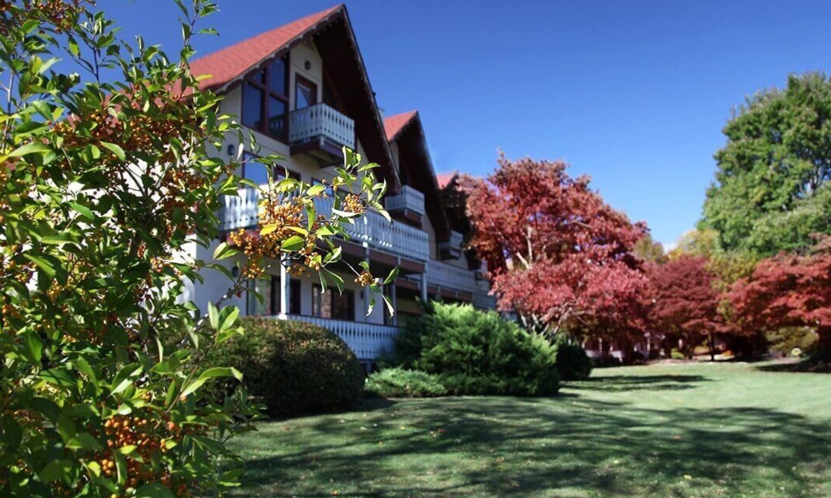 Helen Resort | Alpine Helen Georgia, beautiful resort on the Chattahoochee River, 2 bedroom