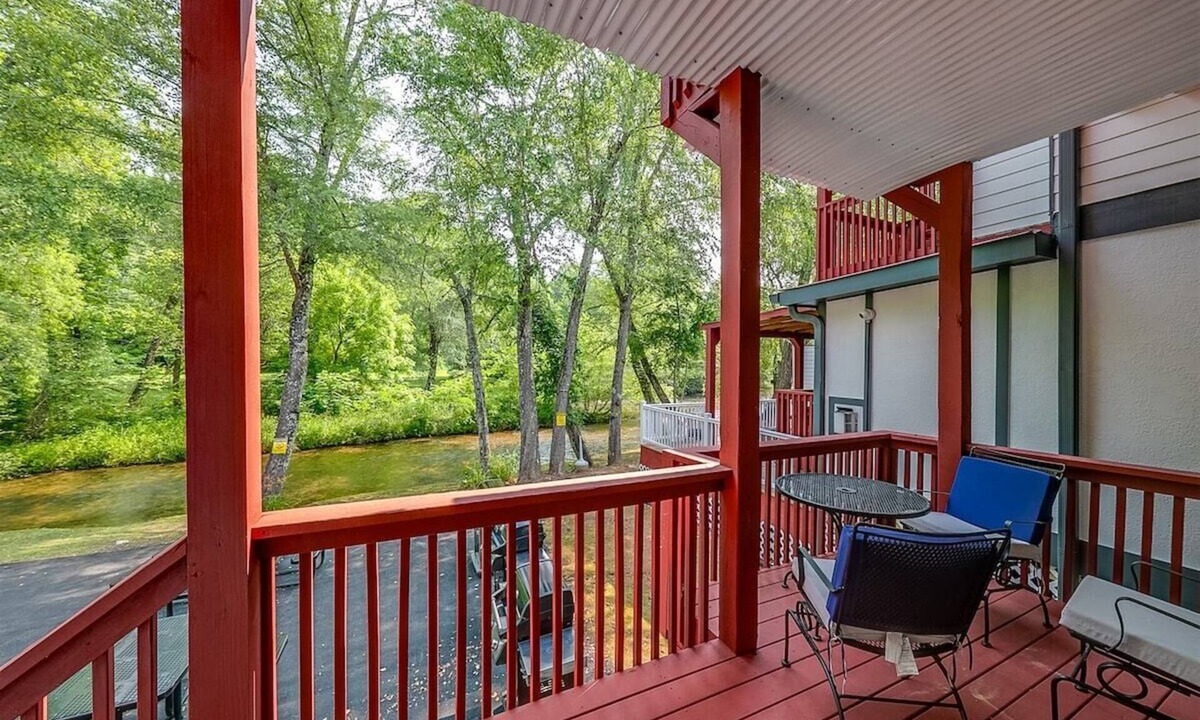 Helen Condo | Alpine River Suite #402| 1 BR| Downtown Helen| on River