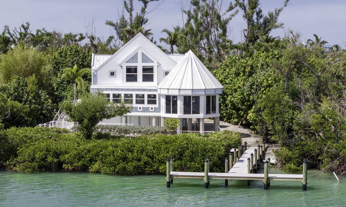 Wulfert House | Amazing Captiva Location on the Channel !