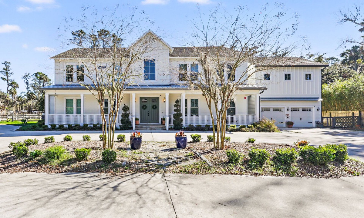 Palm Valley House | Amazing Coastal Farmhouse Retreat between Ocean & Intercoastal and close to TPC!