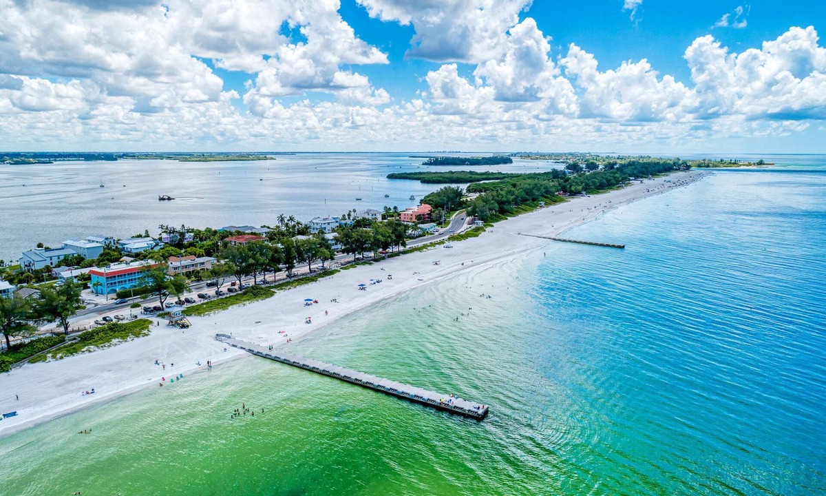 Bradenton Beach House | AMI Light House Cottage