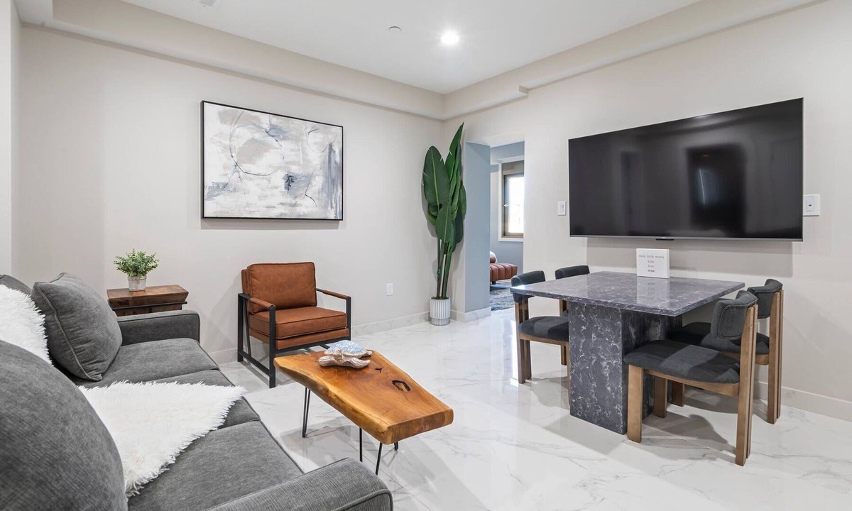 Ventnor City Condo | Ammos Luxury Living- Milos Suite