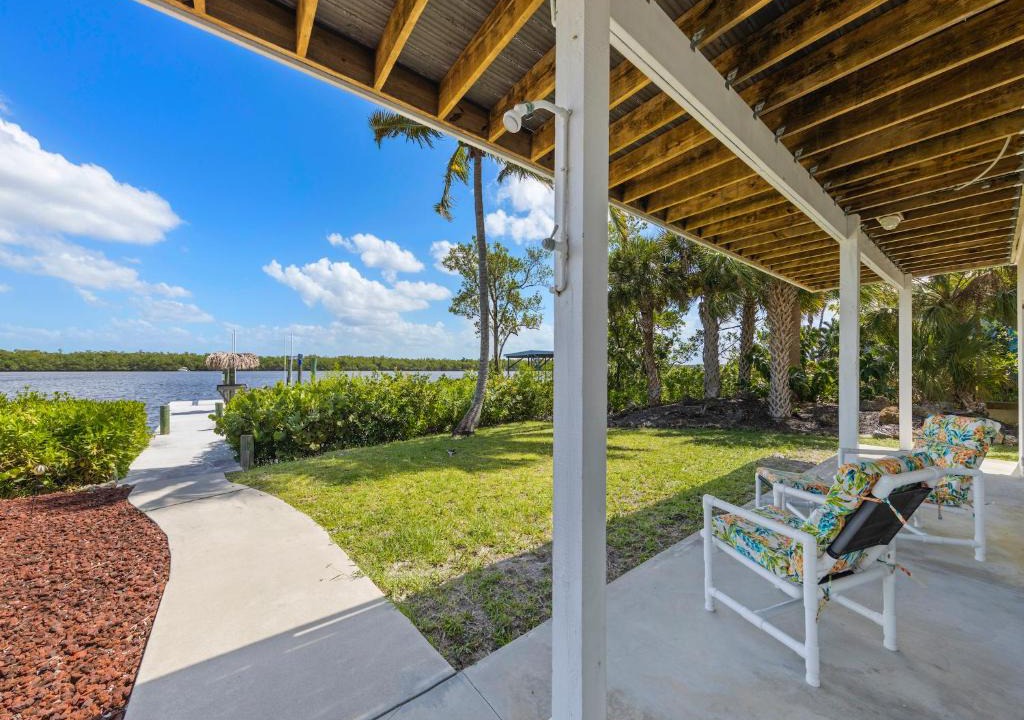Mid Island House | Anchors Away A, 1 Bedroom, Ground Floor, Bay Views