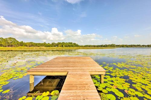 Crescent City House | Angler's Haven in Crescent City w/Boats & Dock