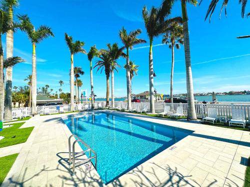 Pass-a-Grille Historic District Apartment | Apartment ∙ 4 bedrooms ∙ 8 guests