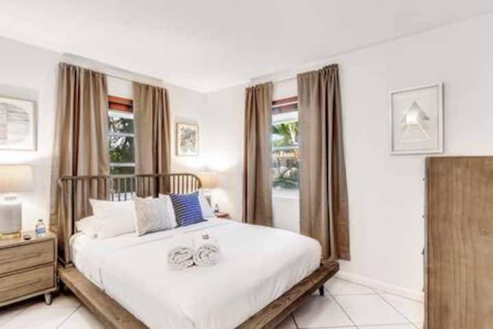 Singer Island Apartment | Apartment 1 block from beach and shops