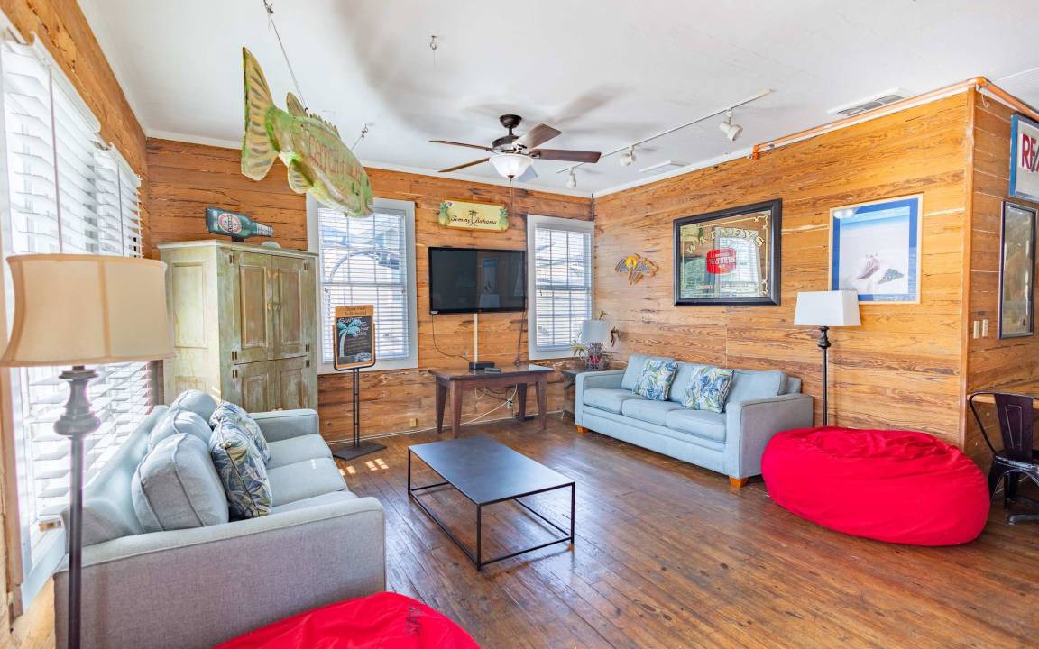 Historic Seaport Apartment | Apartment ∙ 8 bedrooms ∙ 24 guests