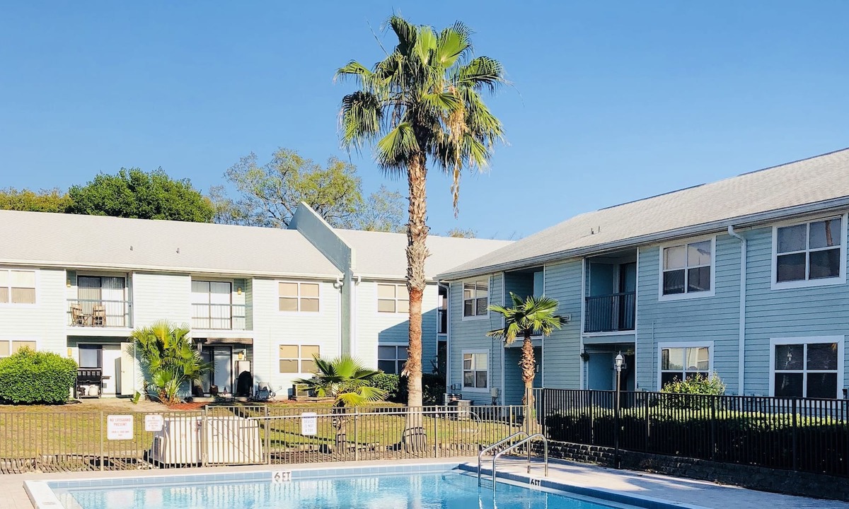 Bearss Plaza Apartment | Apartment in USF, Busch Gardens, Adventure Island and Moffit Cancer Center Area.